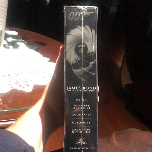 James Bond Ultimate Edition - Vol. 4 (DVD, 2006, 10-Disc Set)  NEW - Picture 2 of 5